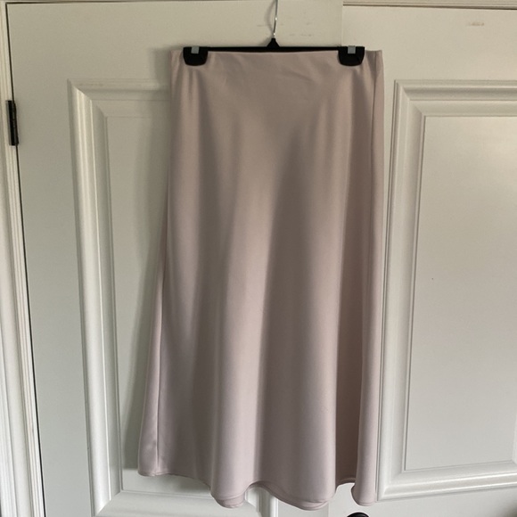 Dynamite melody satin slip skirt - Picture 3 of 4